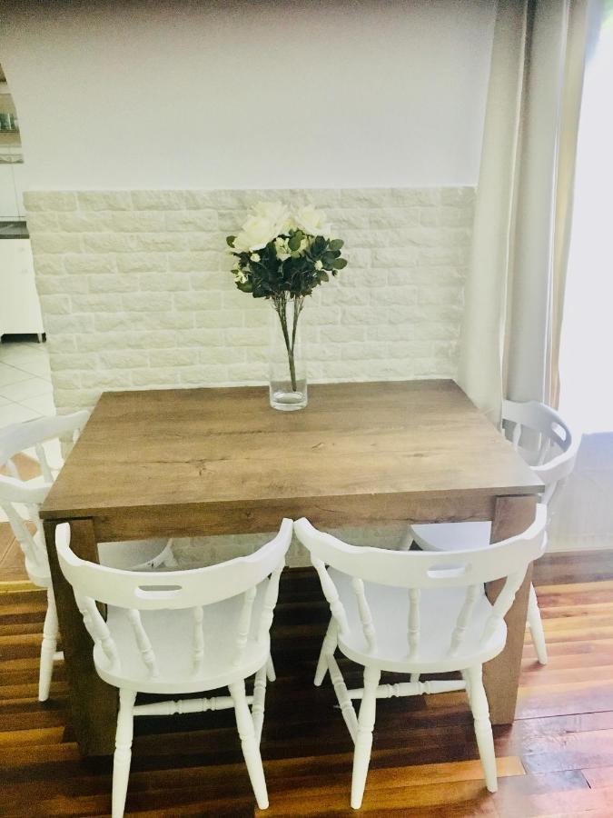 Romantic Two Bedroom Apartments In The Hills Of Budapest With Private Parking Экстерьер фото